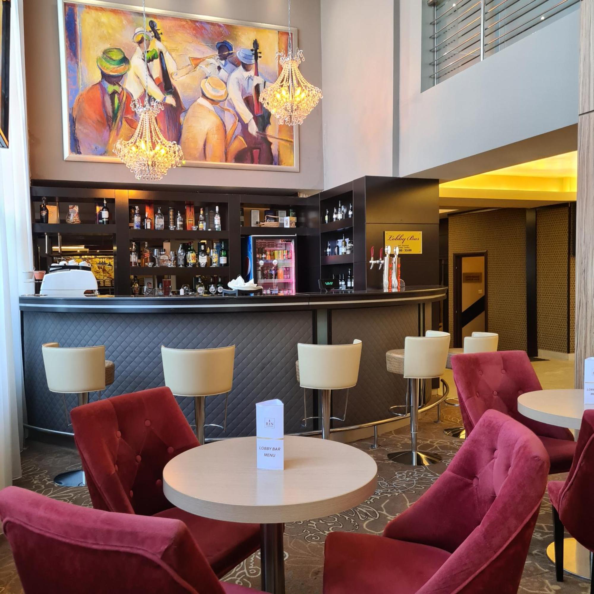 Rin Airport Hotel Otopeni Exterior photo