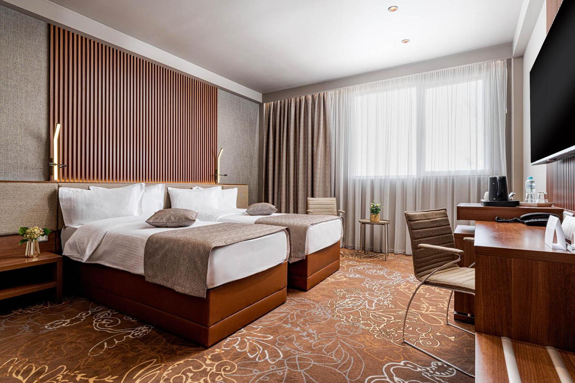 Rin Airport Hotel Otopeni Exterior photo