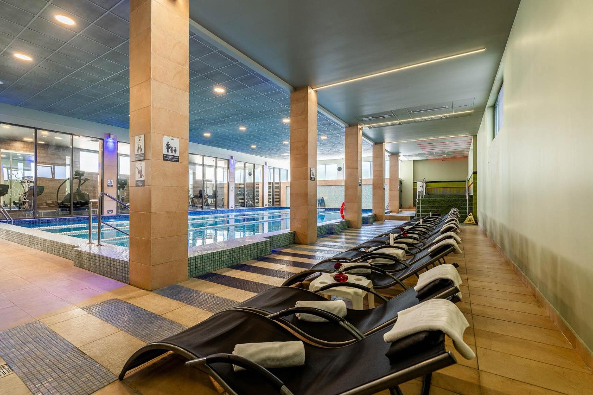 Rin Airport Hotel Otopeni Exterior photo